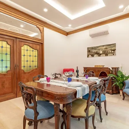 First Class Tatil Evi *